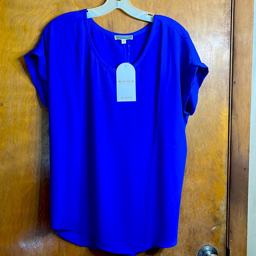 Navy blue top